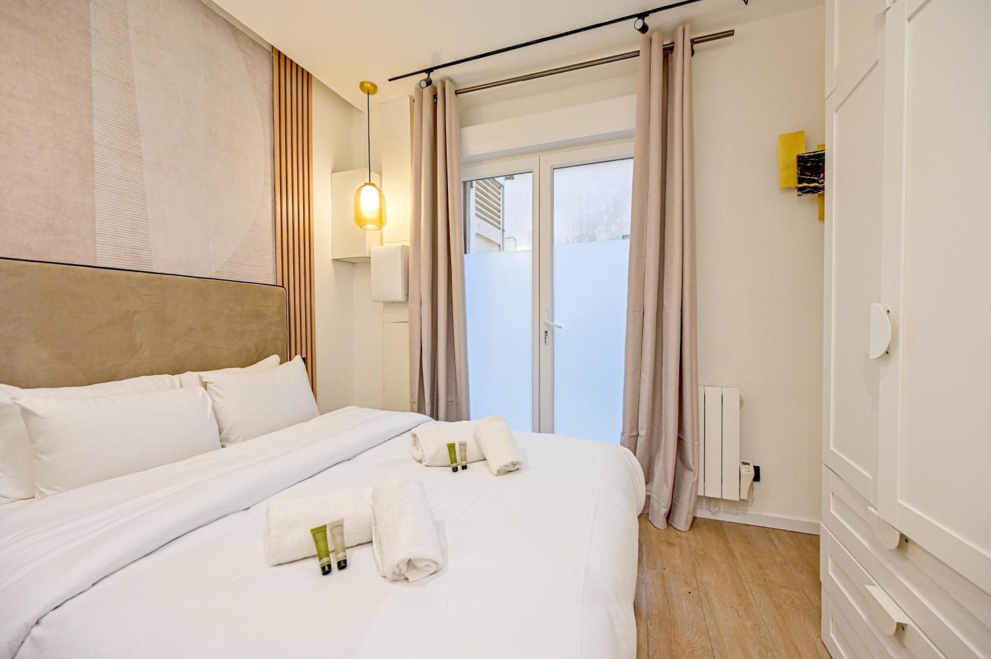 Relax In A Stylish Flat In Montmartre Appartement Parijs Buitenkant foto