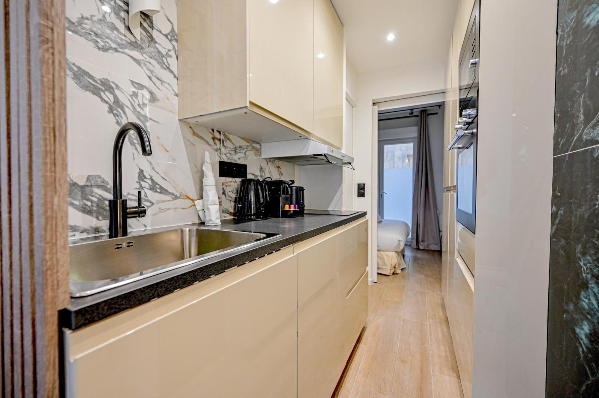 Relax In A Stylish Flat In Montmartre Appartement Parijs Buitenkant foto